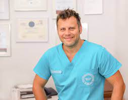  Dr. Mihai Stoenescu - Medic Implantolog Bucuresti | Implant dentar